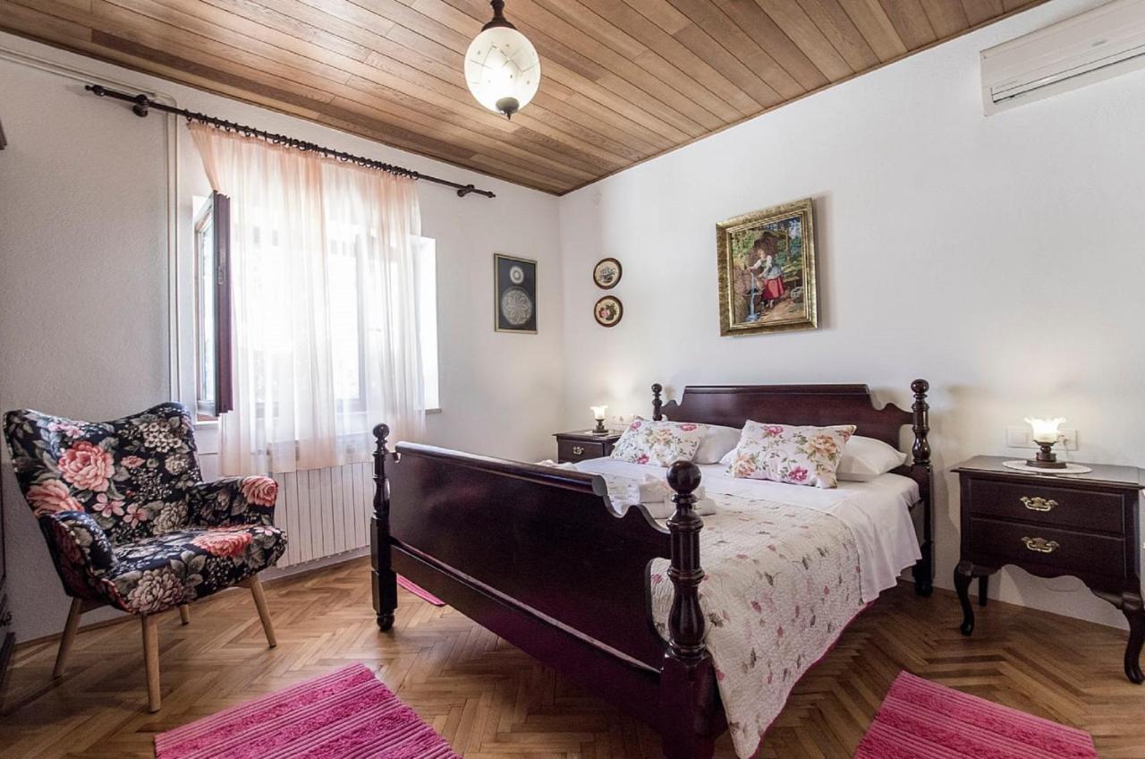 Holiday Home Villa Spilla Selca  Exterior photo
