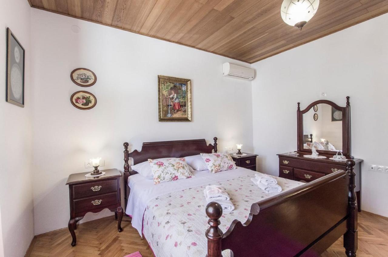 Holiday Home Villa Spilla Selca  Exterior photo